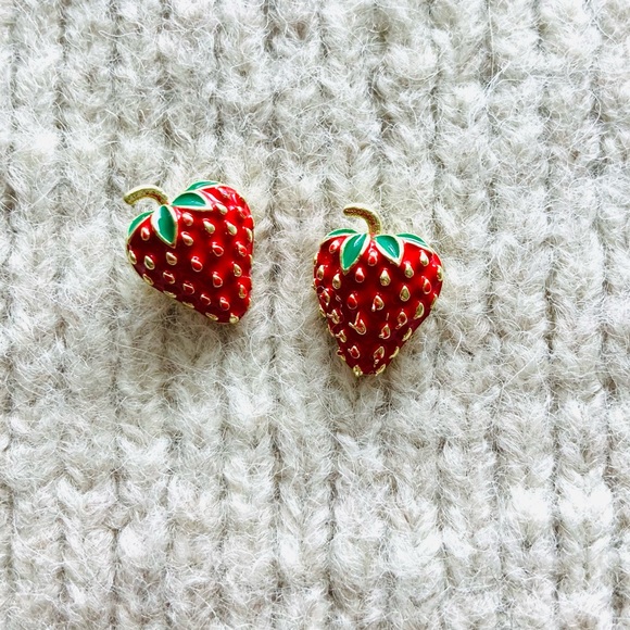 NWT 18k gold plated Red Strawberry stud earrings - Picture 6 of 8